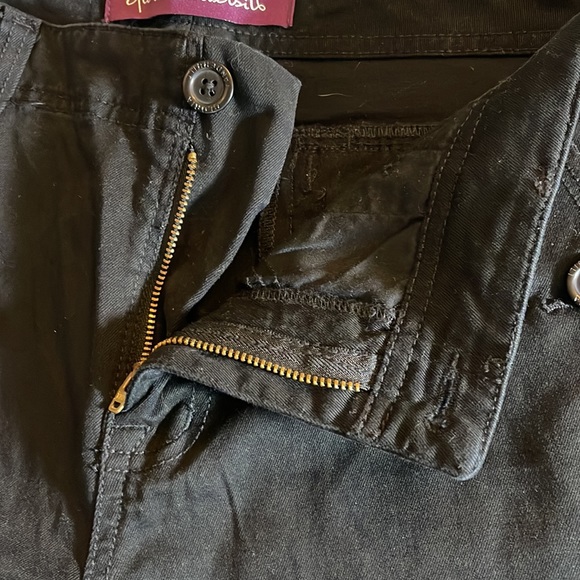 Gloria Vanderbelt, black capris, size 8 (23-123) - Picture 3 of 8